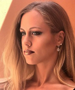 modella self-